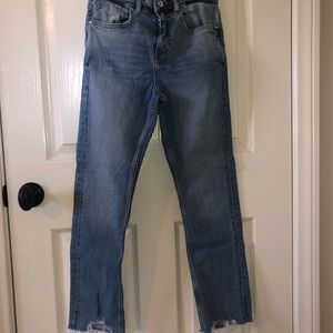Zara Straight Leg Cropped Jeans